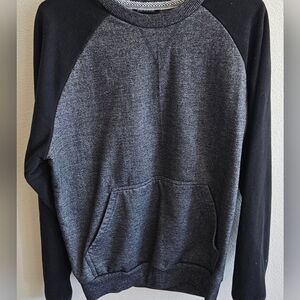 Men's Black and Gray Sweatshirt w/front Pockets